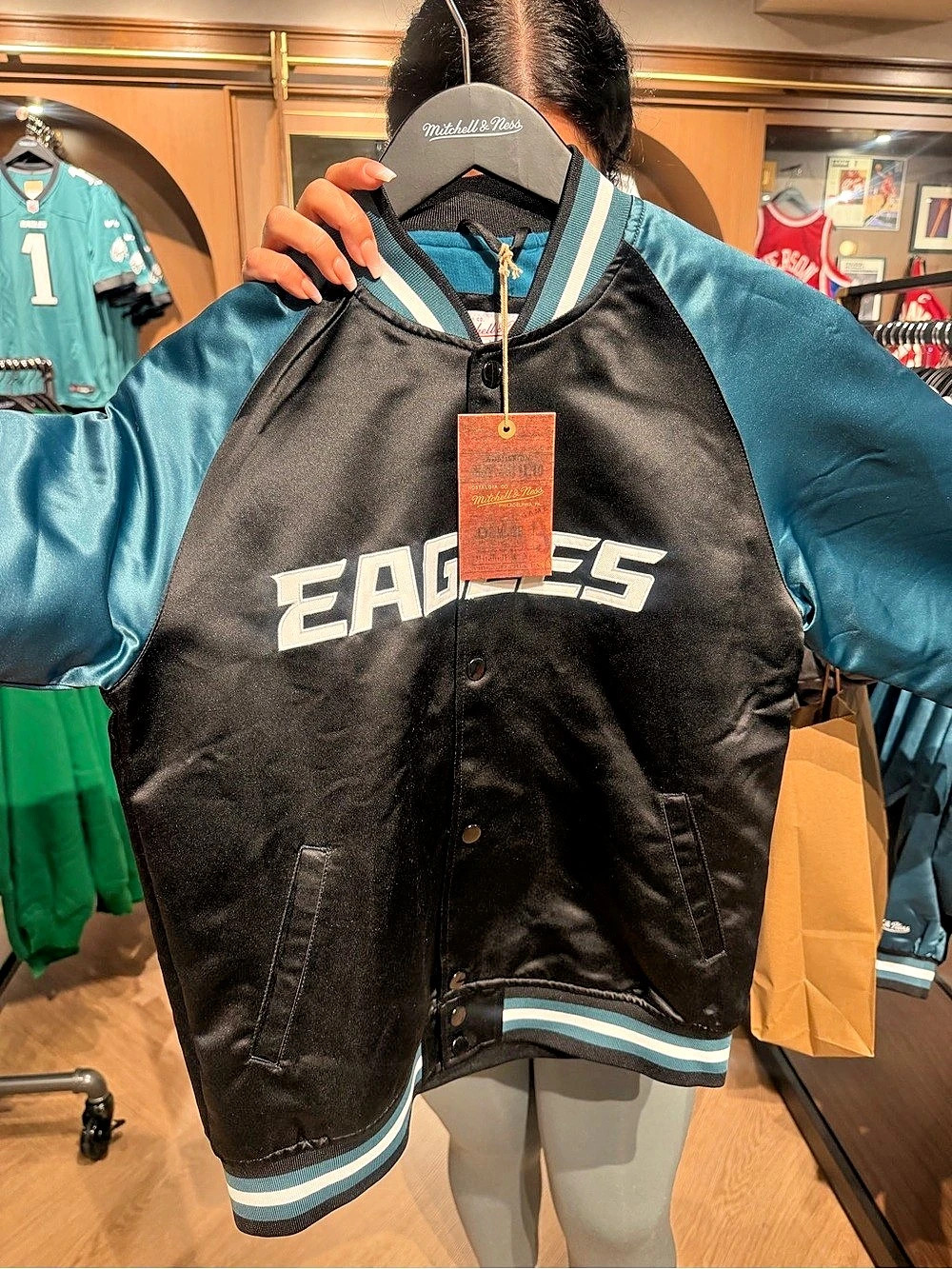 Mitchell & Ness Philadelphia Eagles Throwback Satin Jacket Medium